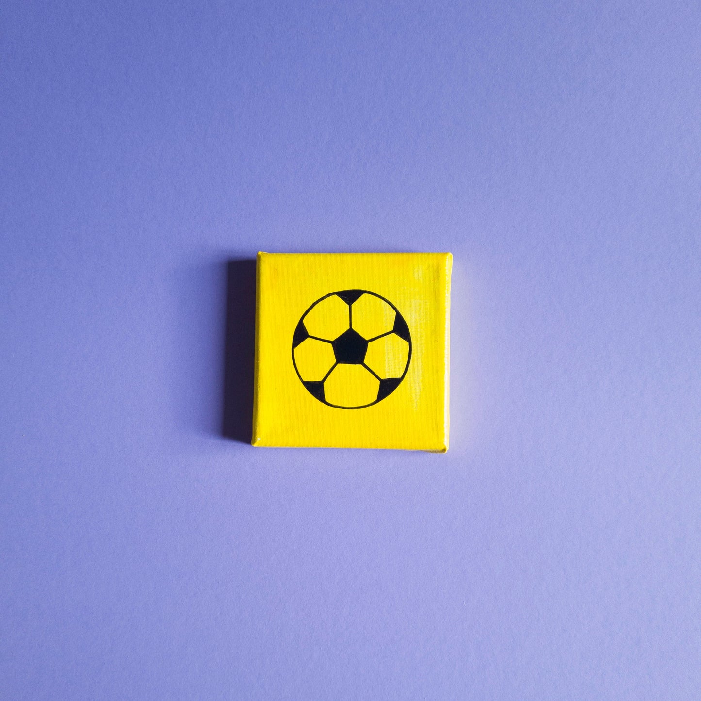 Berliner Kunst | Fußball | BVG Icon | Mini Acrylbild 10x10 | Handgemaltes Unikat aus Berlin auf Leinwand | gelber Hintergrund mit schwarzen Linien