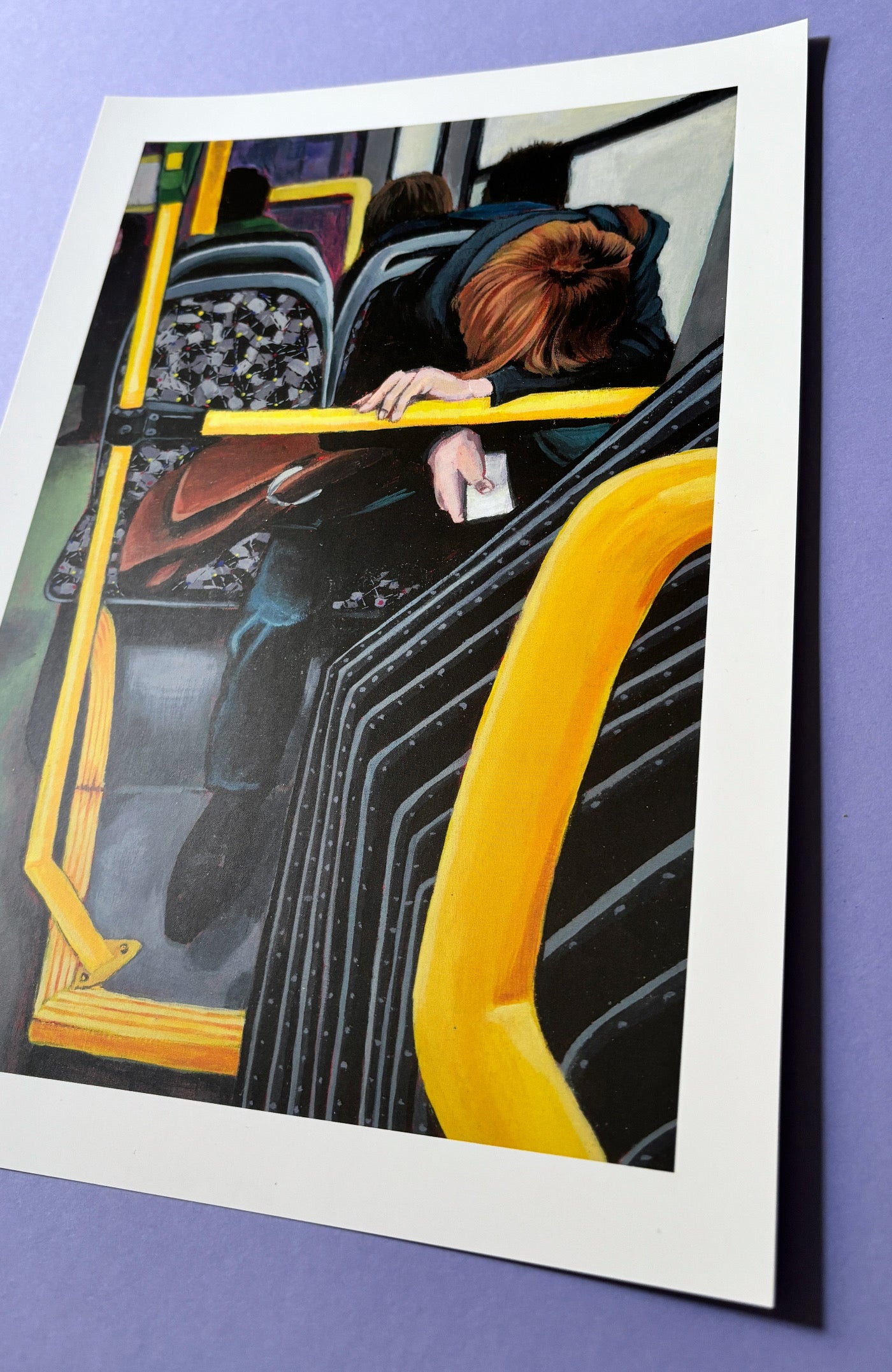 Kunstdruck einer Berliner Bus Szene aus dem Originalgemälde „Komfortabel sitzen“.
