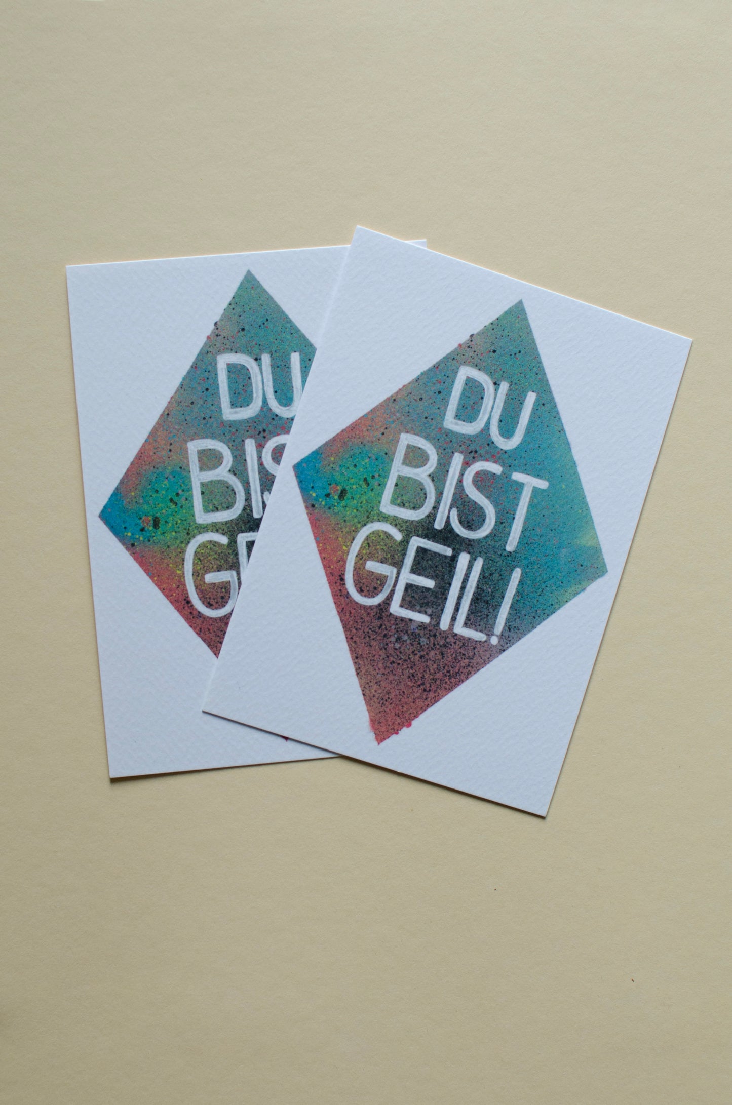 Kunstpostkarte, mit Aufschrift - Du bist geil! - bunter Hintergrund