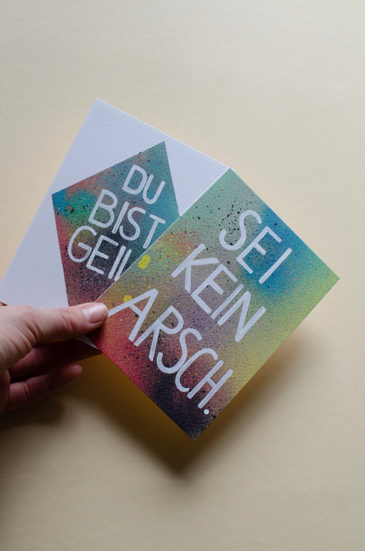 Kunstpostkarte, mit Aufschrift - Du bist geil! - bunter Hintergrund