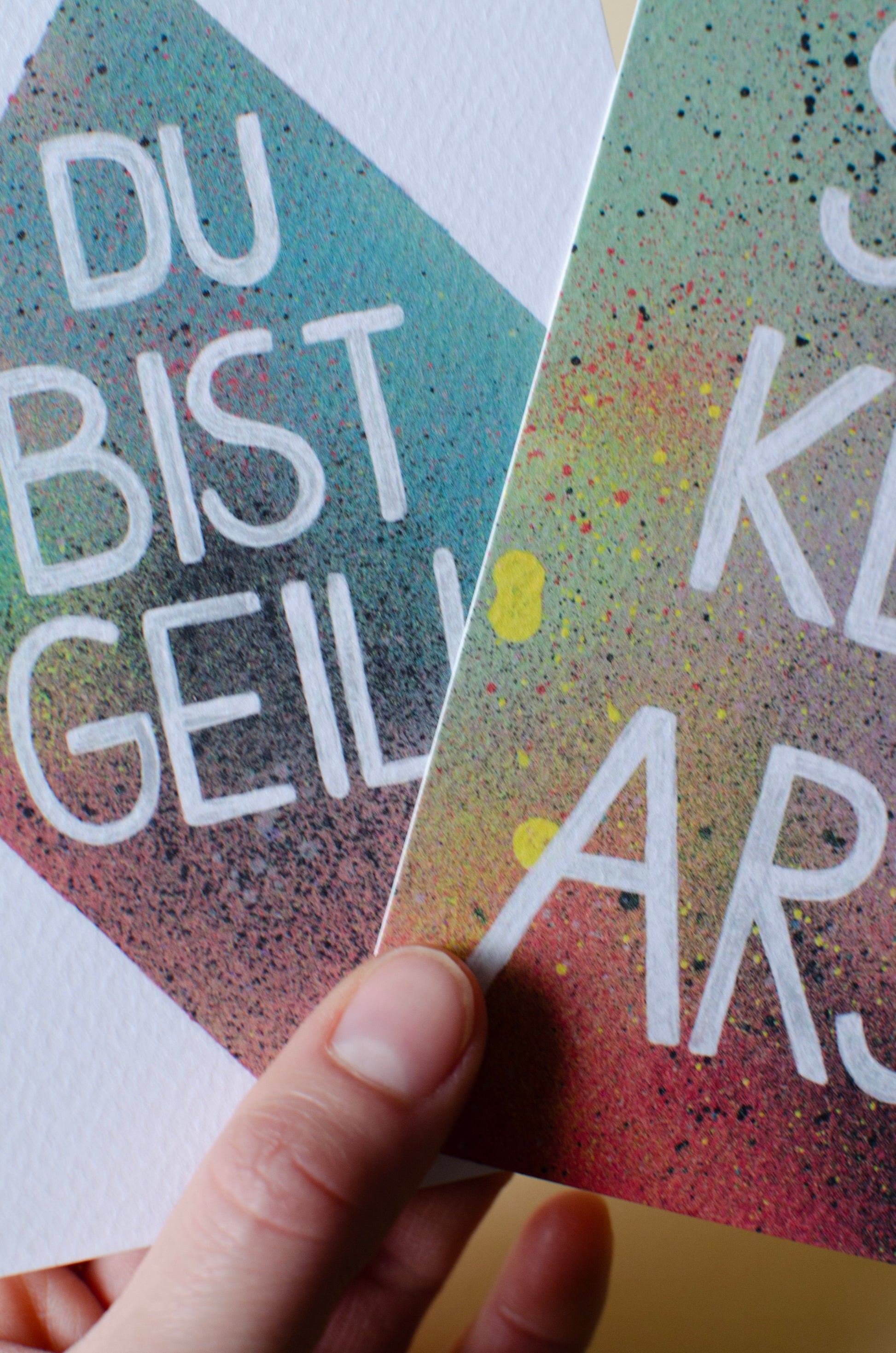 Kunstpostkarte, mit Aufschrift - Du bist geil! - bunter Hintergrund