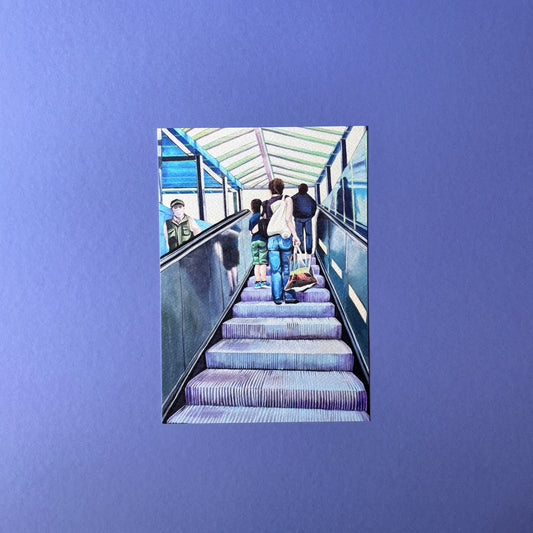 Menschen auf einer Rolltreppe in Berlin als Kunstdruck. Rolltreppe an der Hermannstt, S-Bahnhof.