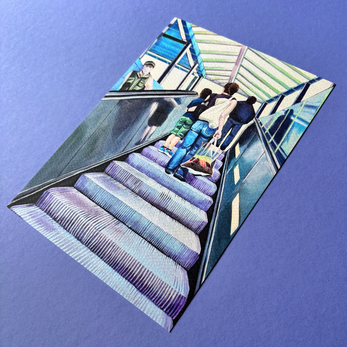 Menschen auf einer Rolltreppe in Berlin als Kunstdruck. Rolltreppe an der Hermannstt, S-Bahnhof. Schräge Ansicht.