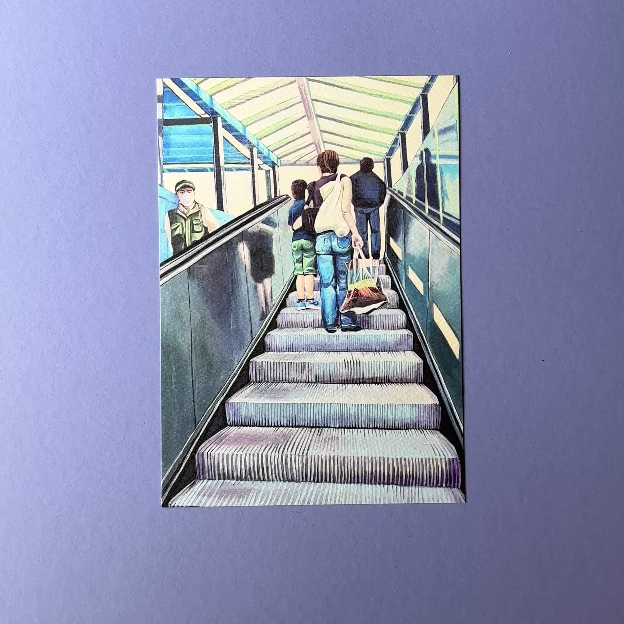 Menschen auf einer Rolltreppe in Berlin als Kunstdruck. Rolltreppe an der Hermannstt, S-Bahnhof. Video